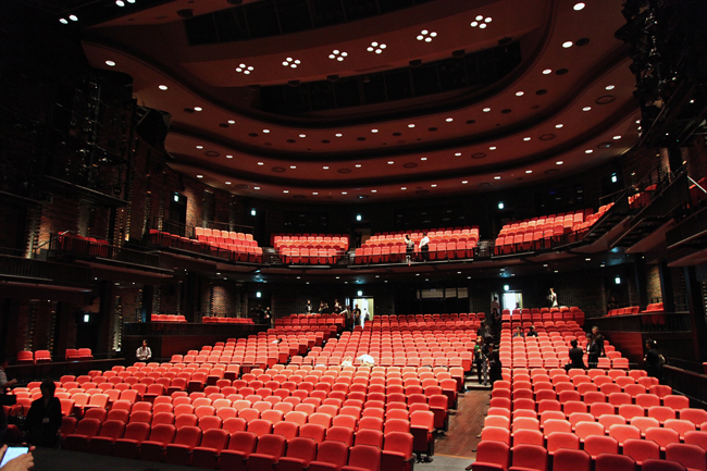 劇場 東京 座席 芸術 東京芸術劇場の座席。よい位置は